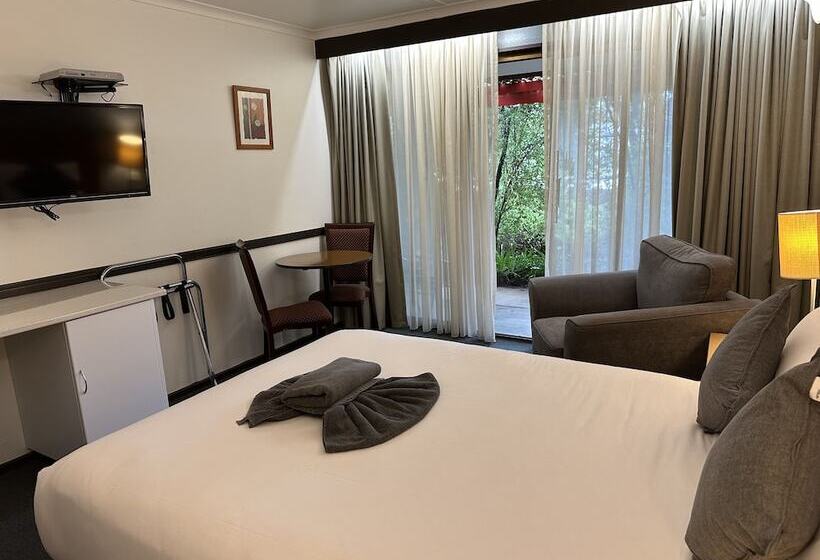 מוטל Statesman Motor Inn