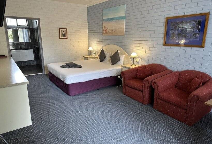 מוטל Statesman Motor Inn