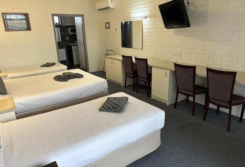 מוטל Statesman Motor Inn