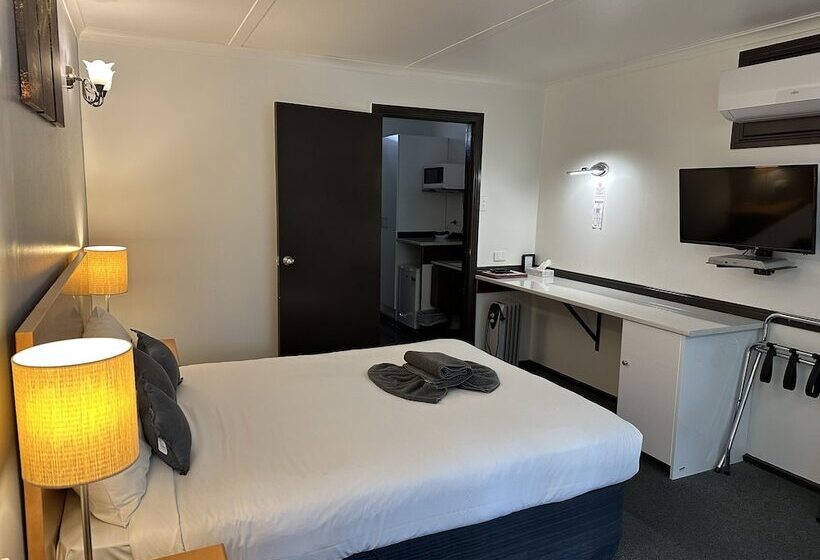 מוטל Statesman Motor Inn