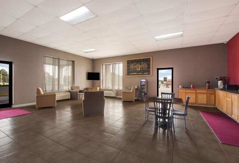 Отель Rodeway Inn Cleveland Tn I 75