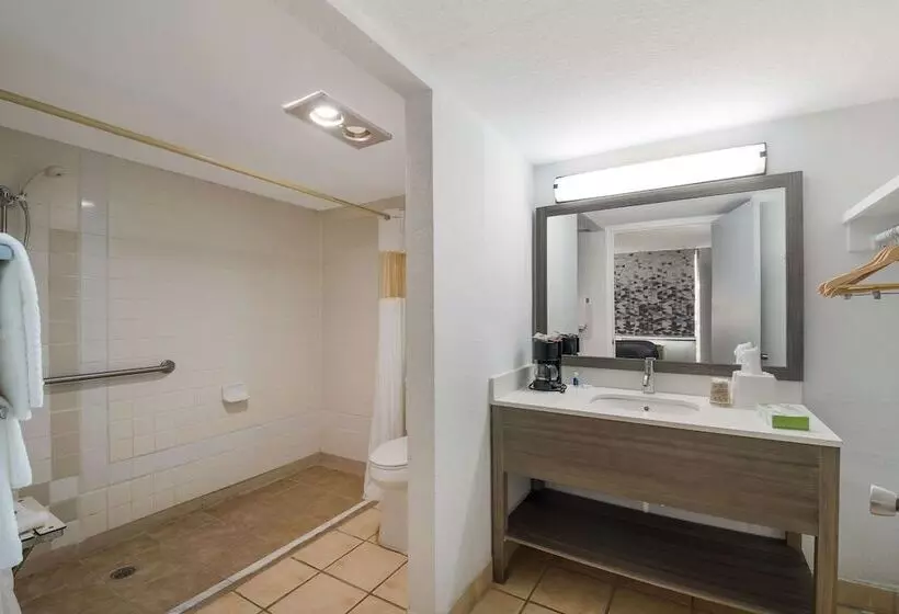 Hotelli Rodeway Inn Cleveland Tn I 75