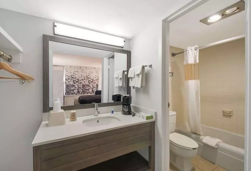 Hotelli Rodeway Inn Cleveland Tn I 75