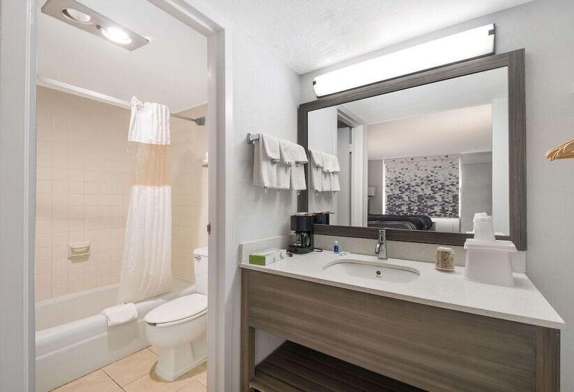 Отель Rodeway Inn Cleveland Tn I 75