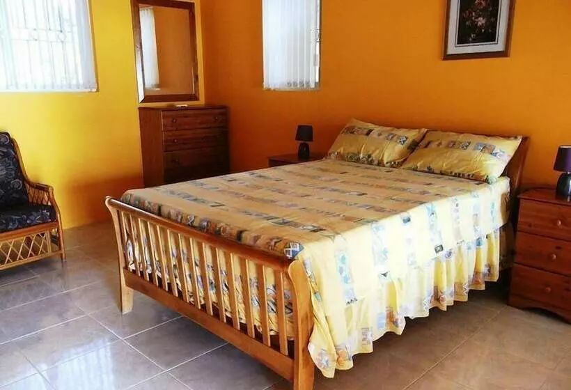 پانسیون Palm Tree Villas