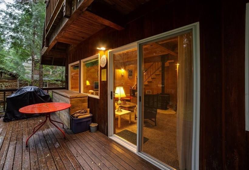 32mbr   Bbq   Pets Ok   Wood Stove   Sleeps 7