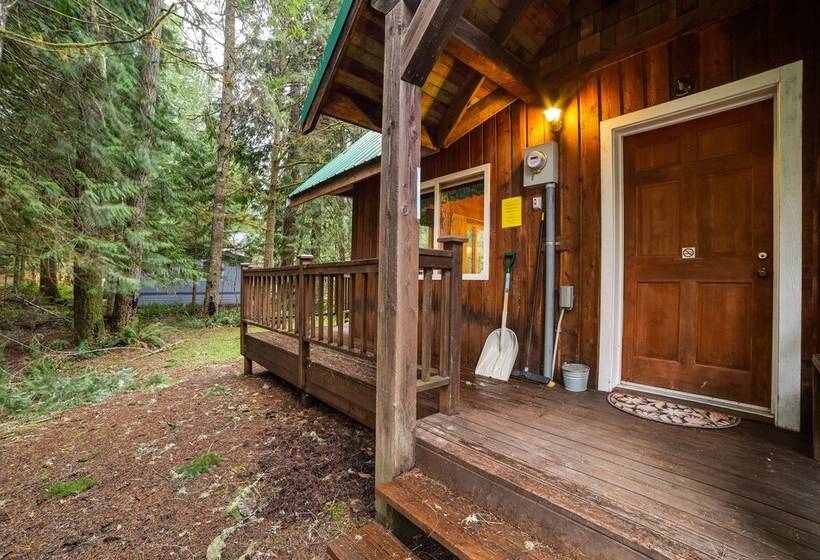 32mbr   Bbq   Pets Ok   Wood Stove   Sleeps 7