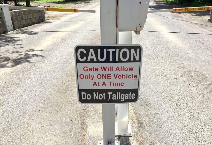 32mbr   Bbq   Pets Ok   Wood Stove   Sleeps 7