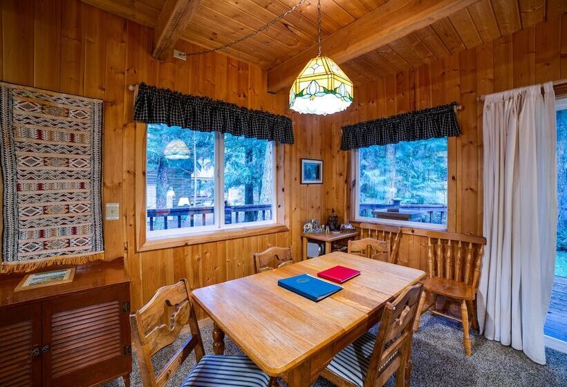 32mbr   Bbq   Pets Ok   Wood Stove   Sleeps 7