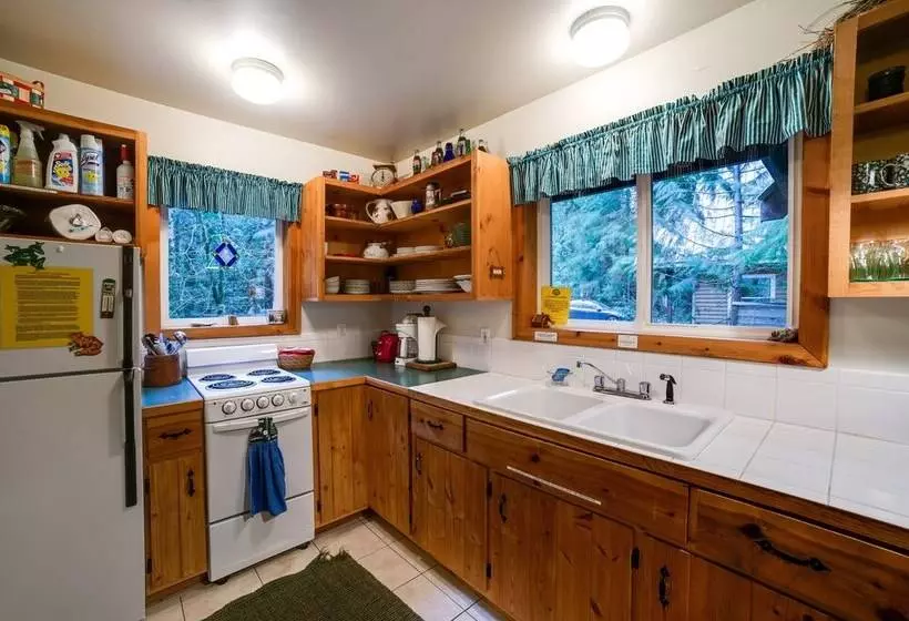 32mbr   Bbq   Pets Ok   Wood Stove   Sleeps 7