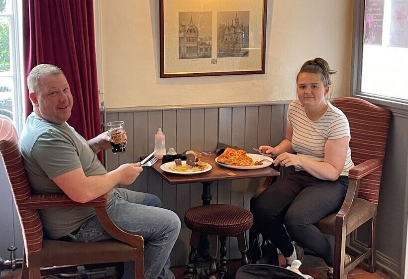 مبيت وإفطار The George At Ashley