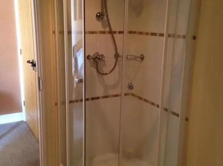 Aamiaismajoitus (B&B) The George At Ashley