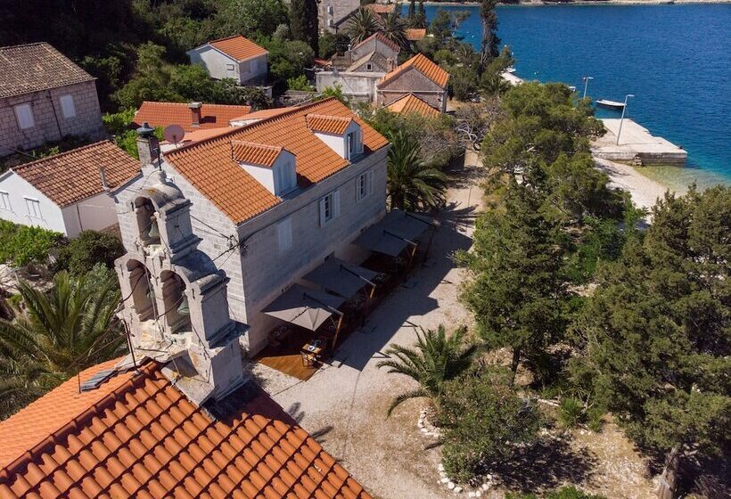 مبيت وإفطار Vrnik Arts Club