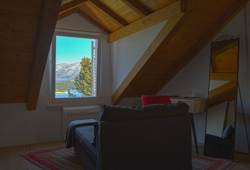 مبيت وإفطار Vrnik Arts Club