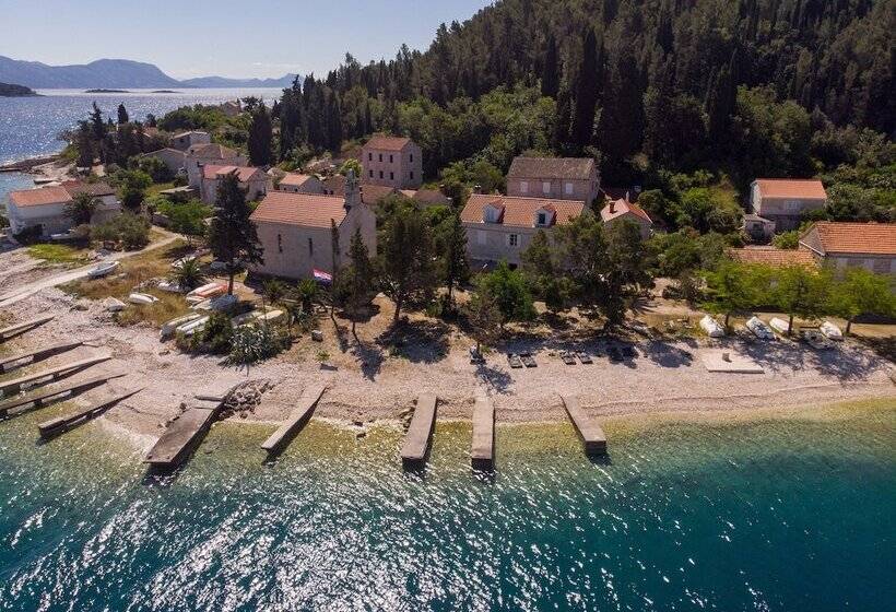 مبيت وإفطار Vrnik Arts Club