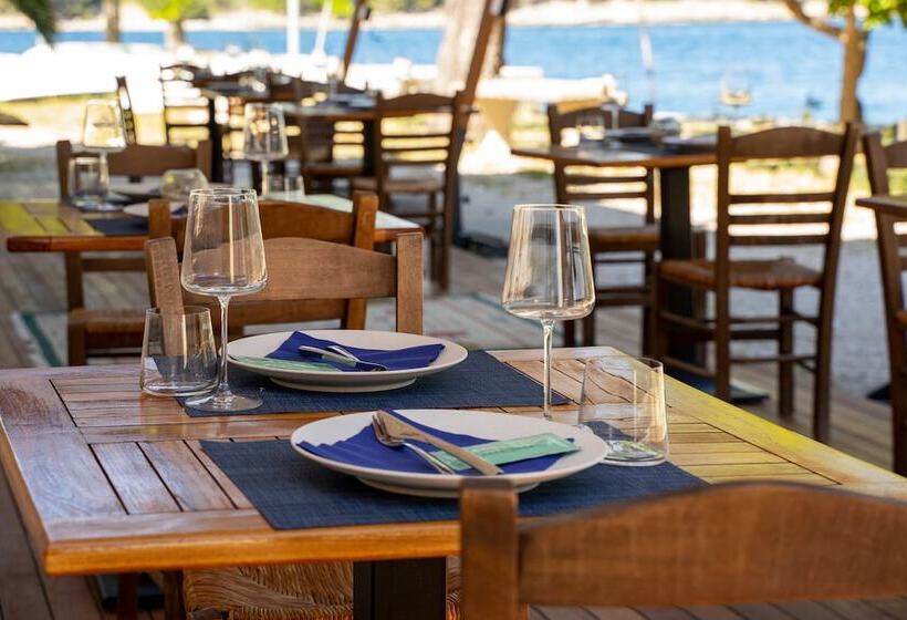 مبيت وإفطار Vrnik Arts Club