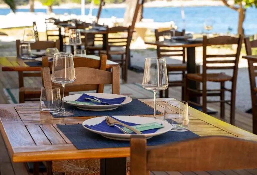 Aamiaismajoitus (B&B) Vrnik Arts Club