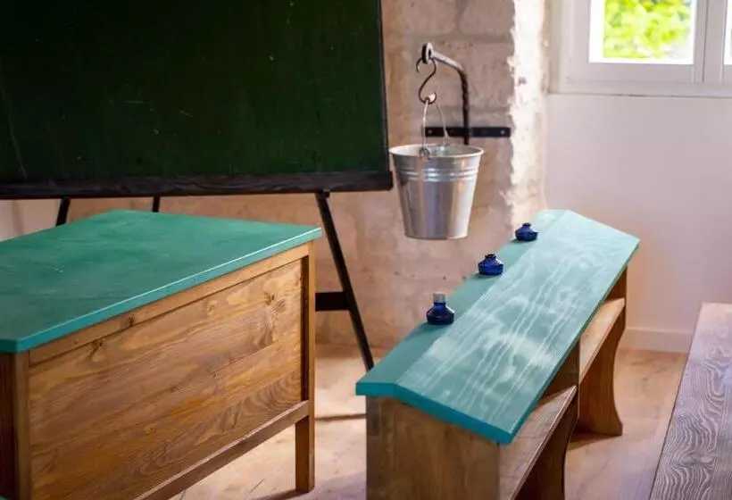 Aamiaismajoitus (B&B) Vrnik Arts Club