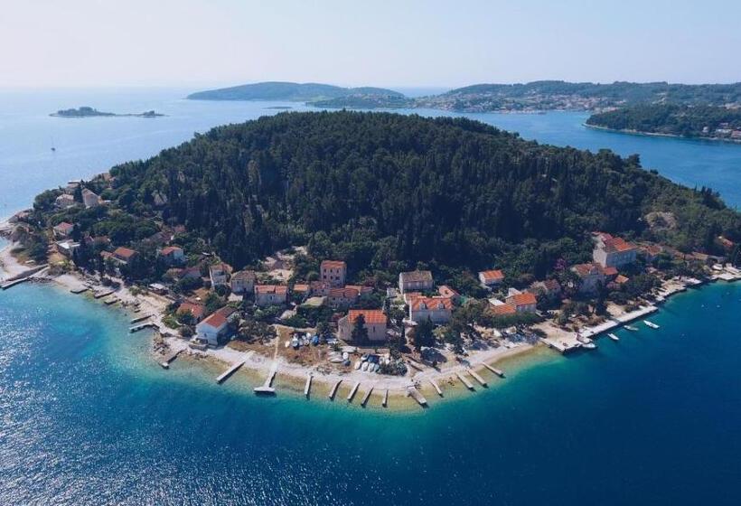 مبيت وإفطار Vrnik Arts Club