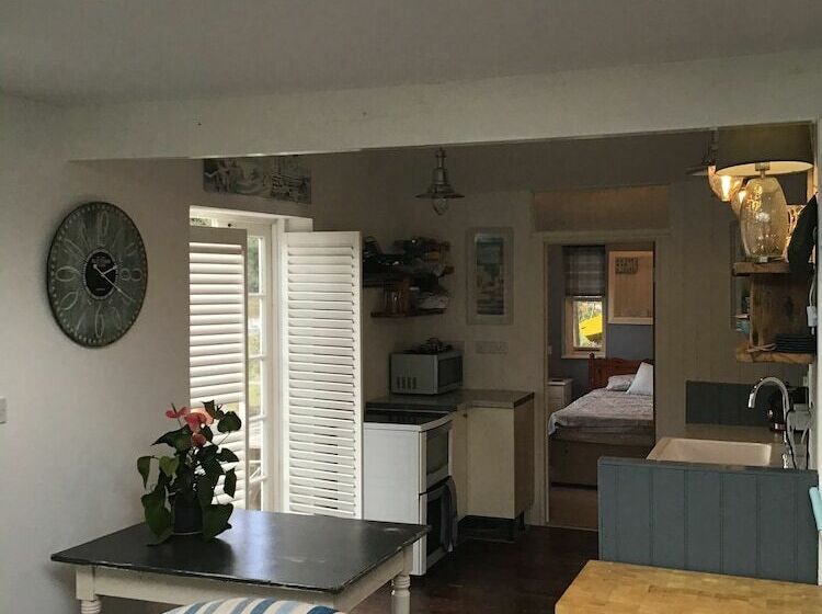 Charming 2bed Cottage In Tranquil Riversetting