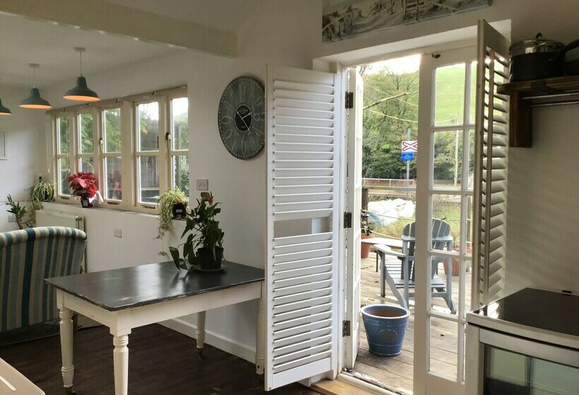 Charming 2bed Cottage In Tranquil Riversetting