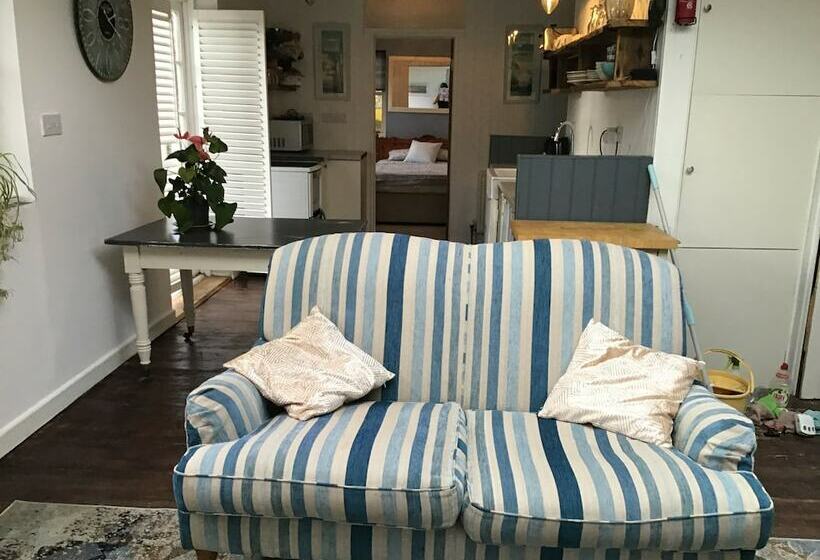 Charming 2bed Cottage In Tranquil Riversetting