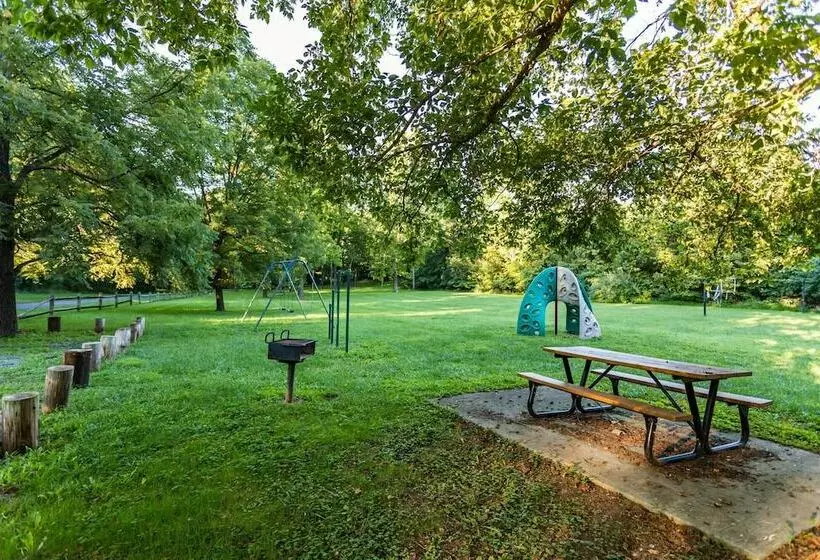Cottage W 2 Private Lakes River Access Fire Pit