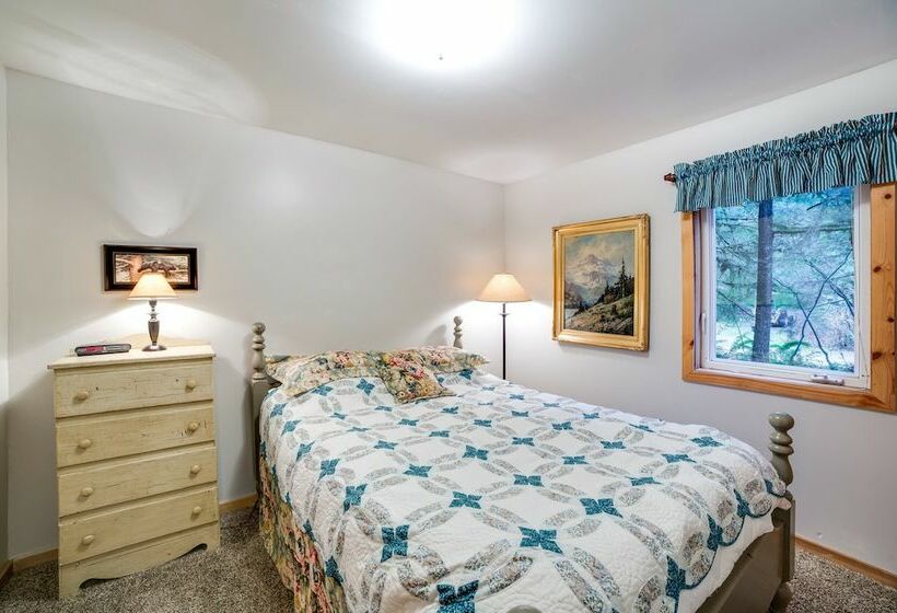 32mbr   Bbq   Pets Ok   Wood Stove   Sleeps 7