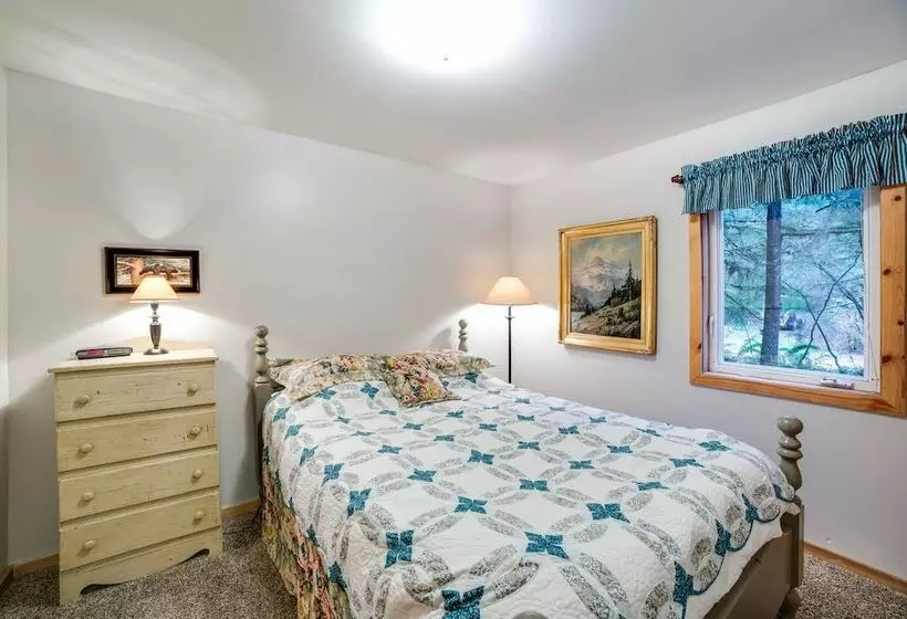 32mbr   Bbq   Pets Ok   Wood Stove   Sleeps 7