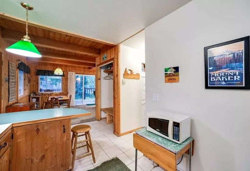 32mbr   Bbq   Pets Ok   Wood Stove   Sleeps 7