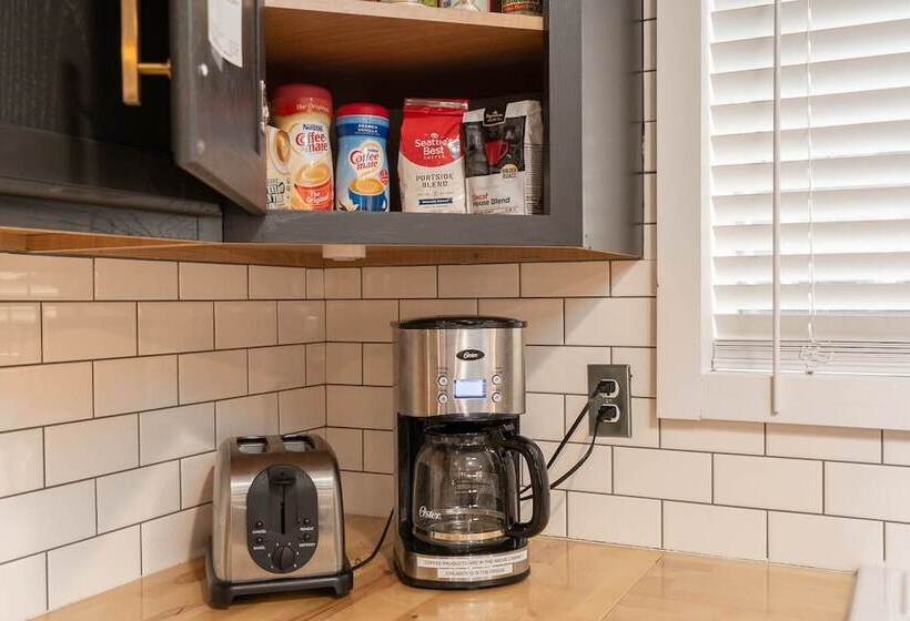 بنسيون Studied Perfection