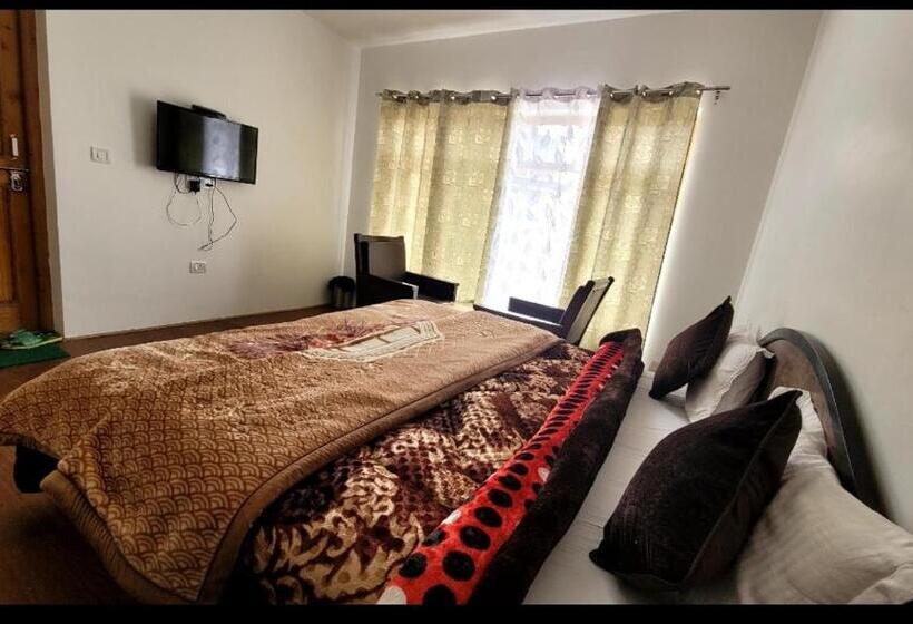 هتل Malik Residency