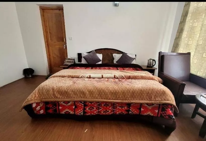هتل Malik Residency