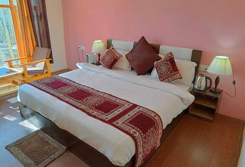 هتل Malik Residency