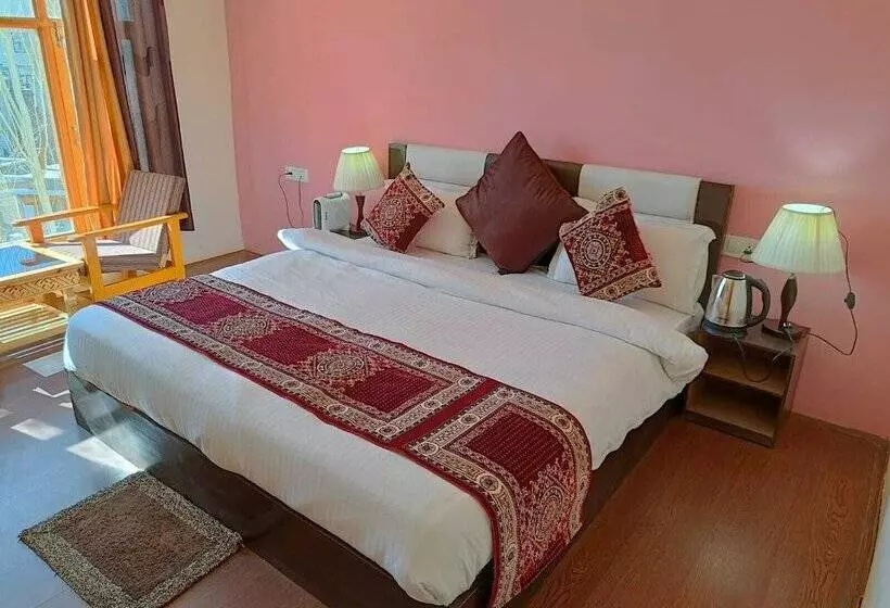 هتل Malik Residency