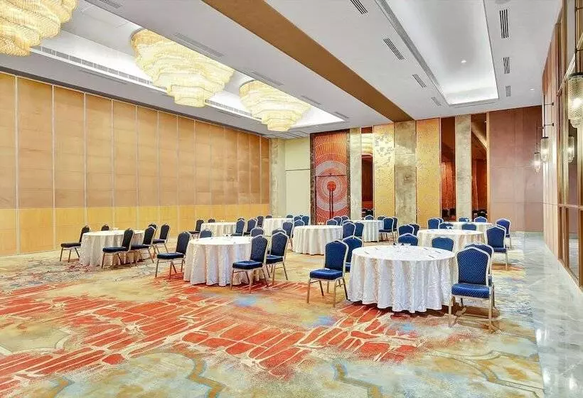 ホテル Radisson Red Chandigarh Mohali