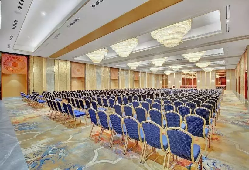 ホテル Radisson Red Chandigarh Mohali