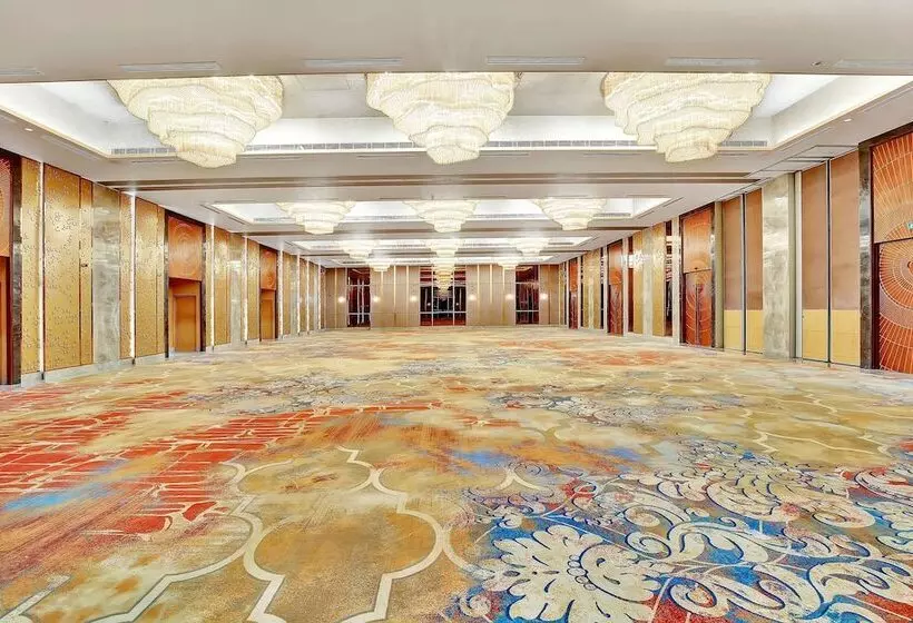 ホテル Radisson Red Chandigarh Mohali