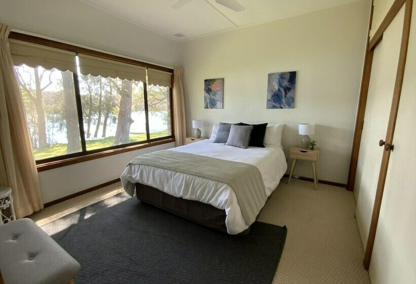 Lakes Edge Lake Conjola