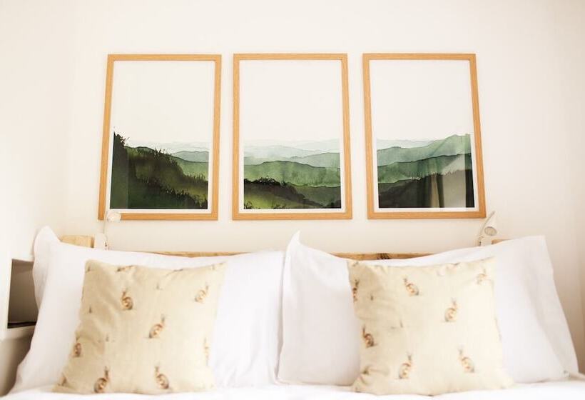 Luxury Thatched Country Cottage   Dartmoor, Devon