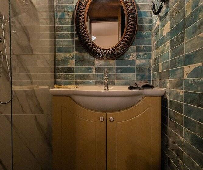 پانسیون April Medieval