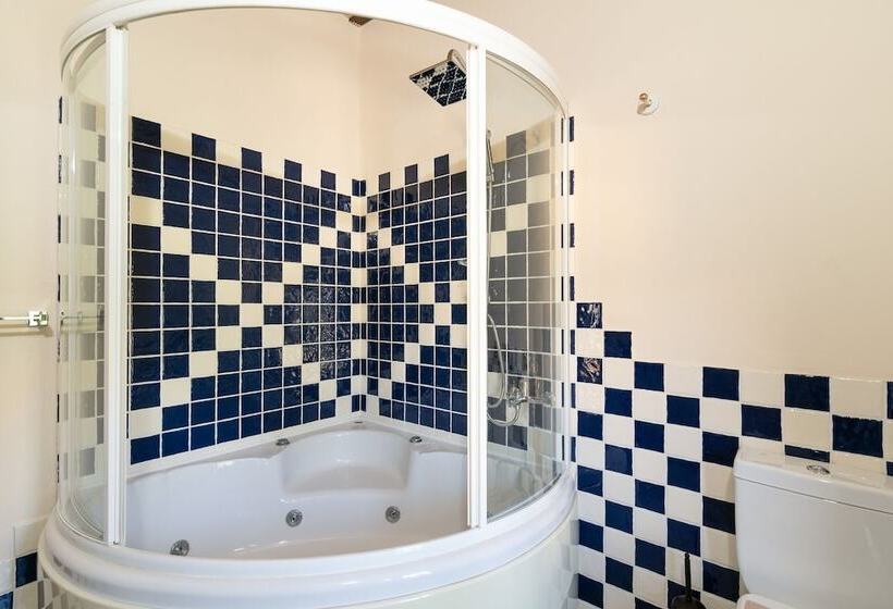 پانسیون April Medieval