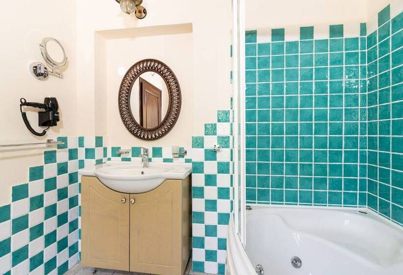 پانسیون April Medieval