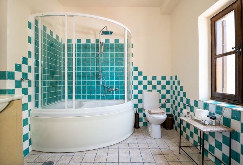 پانسیون April Medieval