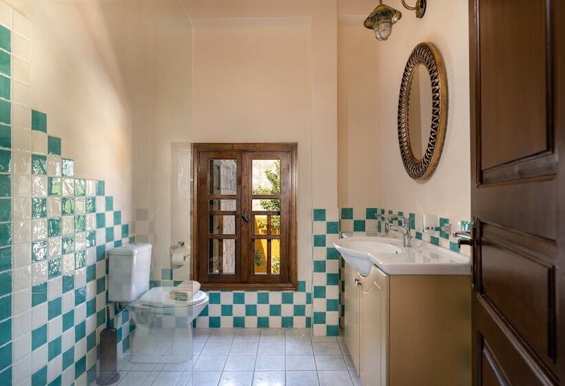 پانسیون April Medieval