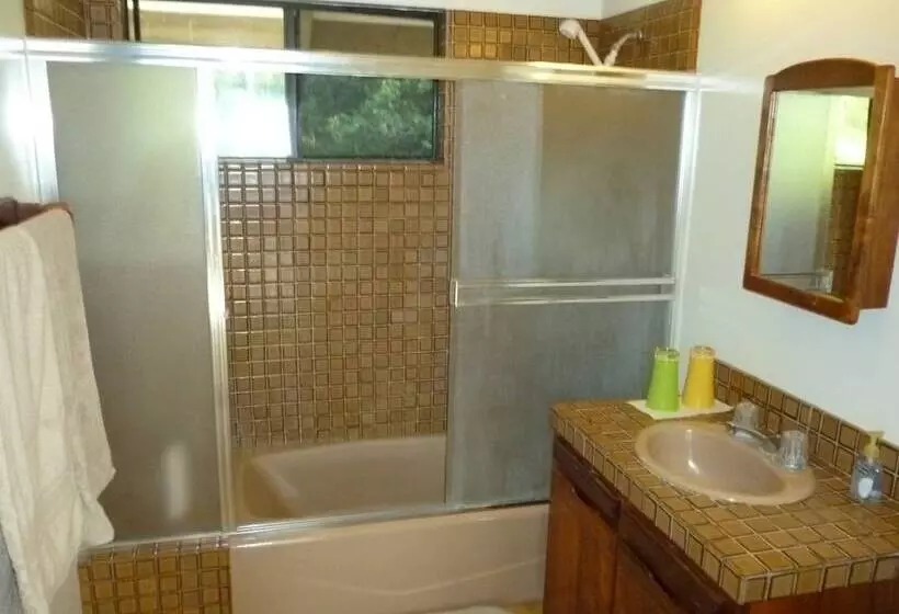 A Beautiful Edge Of The World Bed & Breakfast