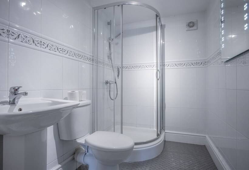 Angle Adventures   4 Bed Cottage   Angle