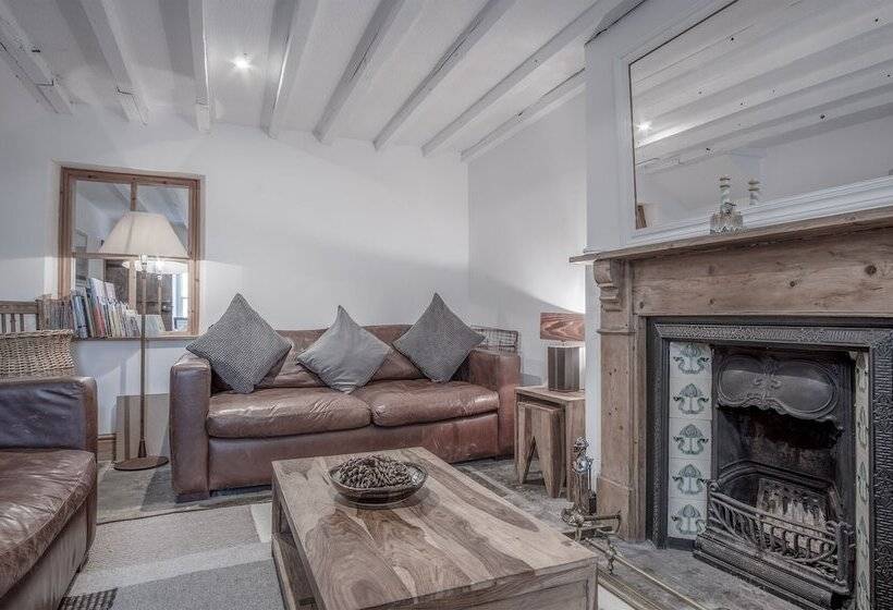 Angle Adventures   4 Bed Cottage   Angle