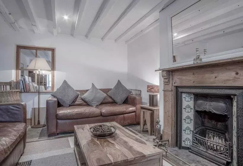 Angle Adventures   4 Bed Cottage   Angle