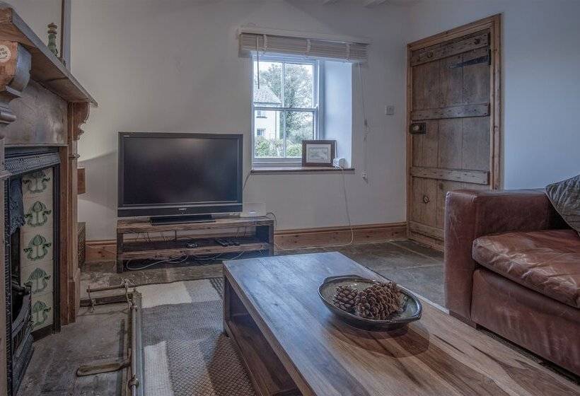 Angle Adventures   4 Bed Cottage   Angle